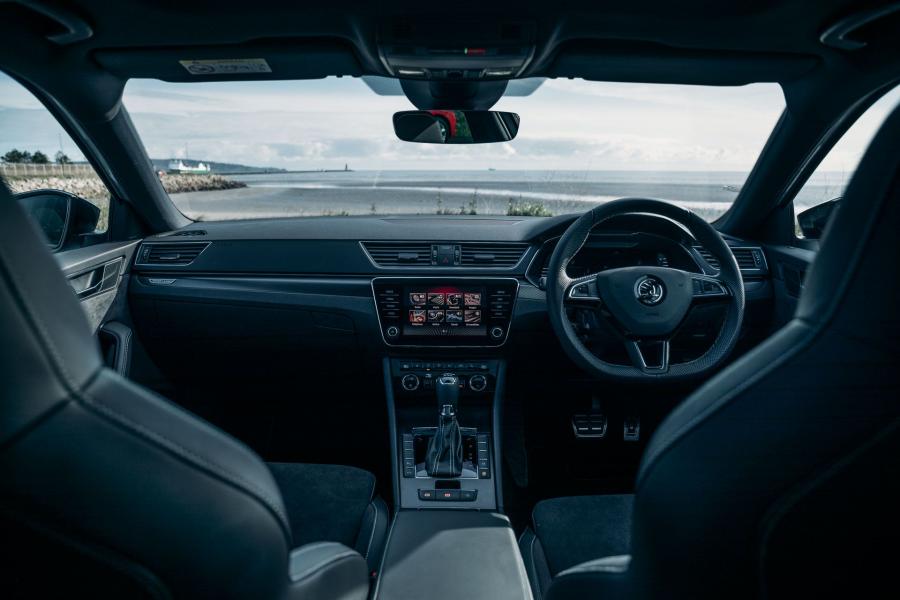 Торпедо Skoda Superb 4x4 SportLine (3V) 2019 года  (IR) (фото 2 из 2)